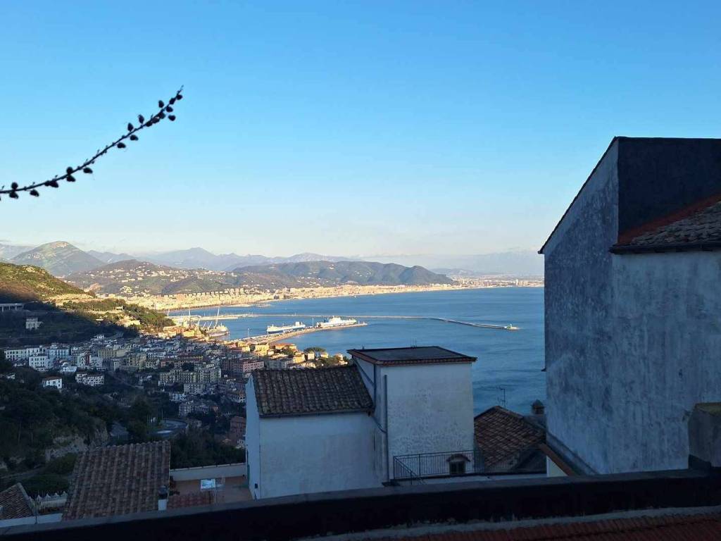 appartamento in vendita a Vietri sul Mare in zona Raito
