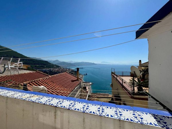 appartamento in vendita a Vietri sul Mare in zona Raito