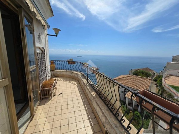 appartamento in vendita a Vietri sul Mare in zona Raito