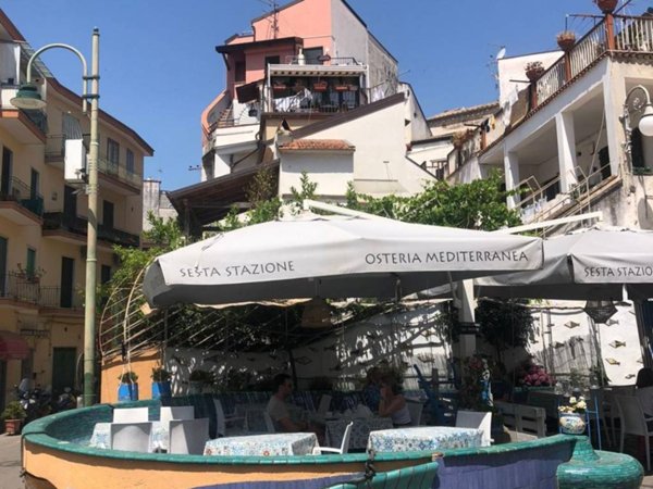 negozio in vendita a Vietri sul Mare