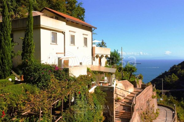 casa indipendente in vendita a Vietri sul Mare in zona Marina
