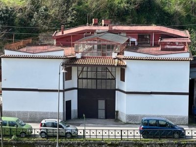 intera palazzina in vendita a Vietri sul Mare in zona Molina