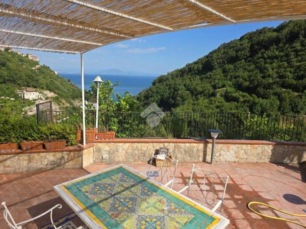 appartamento in vendita a Vietri sul Mare