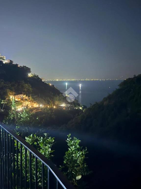 appartamento in vendita a Vietri sul Mare