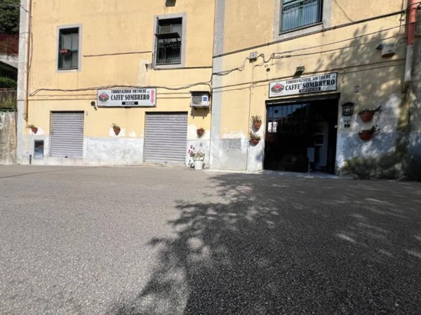 locale commerciale in vendita a Vietri sul Mare in zona Molina