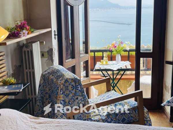 casa indipendente in vendita a Vietri sul Mare in zona Raito