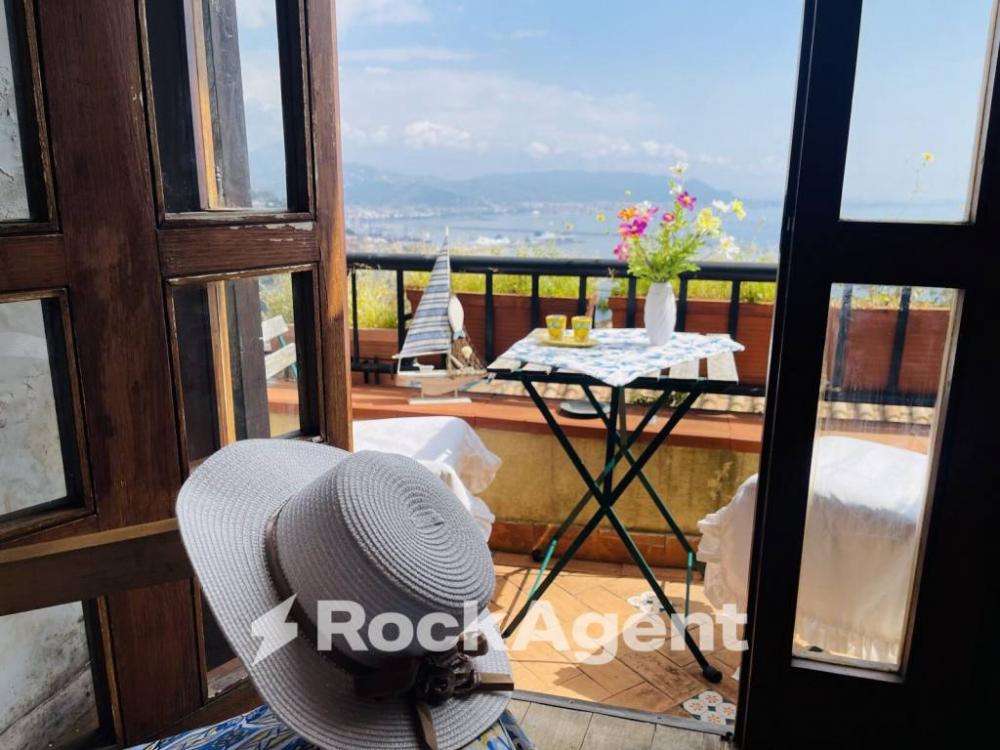 casa indipendente in vendita a Vietri sul Mare in zona Raito