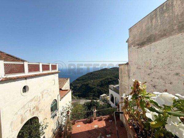 appartamento in vendita a Vietri sul Mare in zona Albori