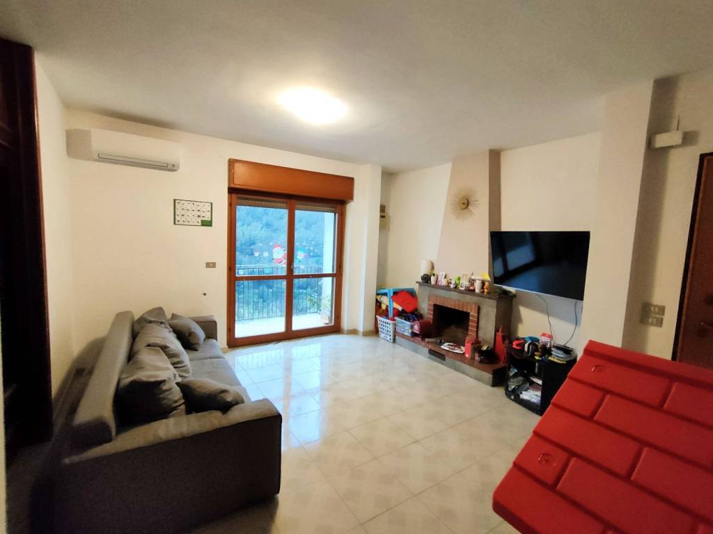 appartamento in vendita a Vietri sul Mare in zona Dragonea