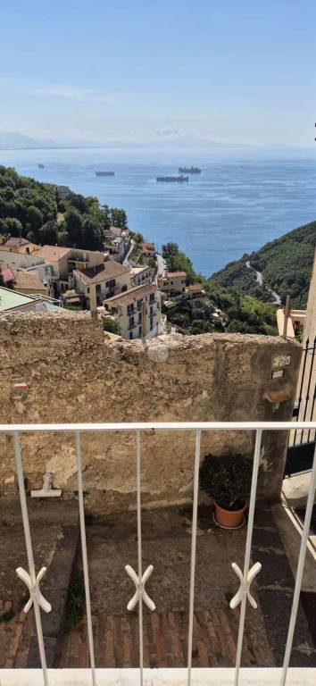 appartamento in vendita a Vietri sul Mare in zona Albori