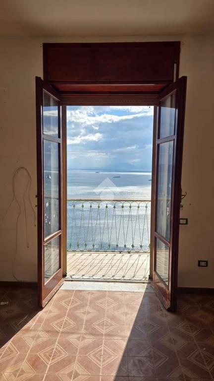 appartamento in vendita a Vietri sul Mare in zona Raito