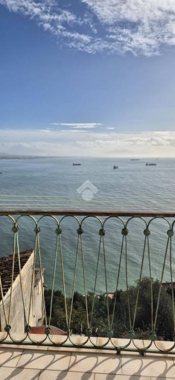 appartamento in vendita a Vietri sul Mare in zona Raito