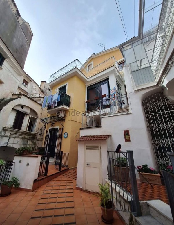 appartamento in vendita a Vietri sul Mare