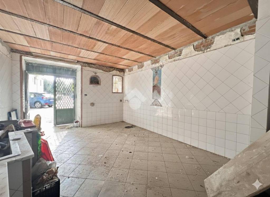 locale commerciale in vendita a Vietri sul Mare in zona Marina