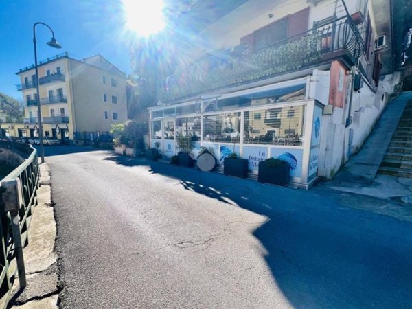 negozio in vendita a Vietri sul Mare in zona Molina