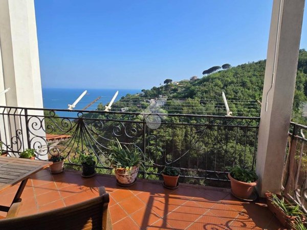 casa indipendente in vendita a Vietri sul Mare in zona Benincasa