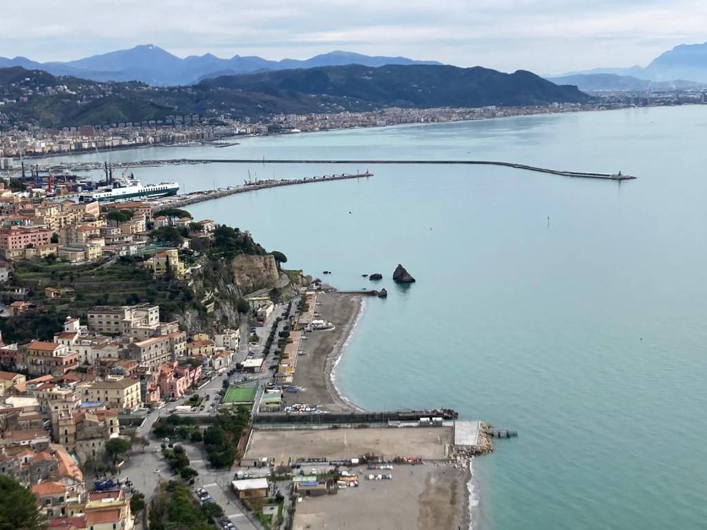appartamento in vendita a Vietri sul Mare in zona Raito