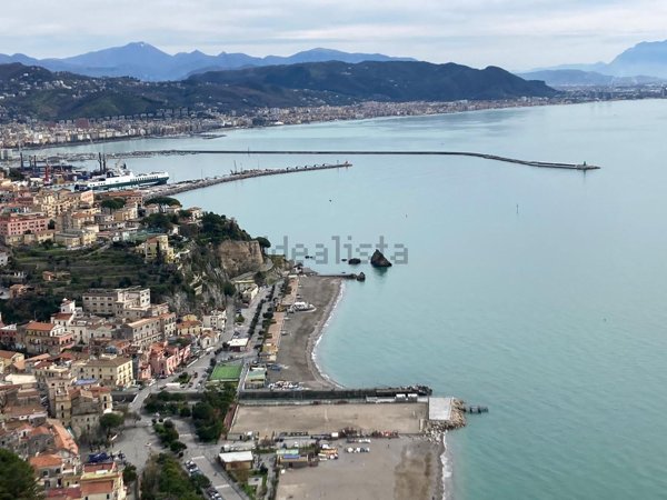 appartamento in vendita a Vietri sul Mare in zona Raito