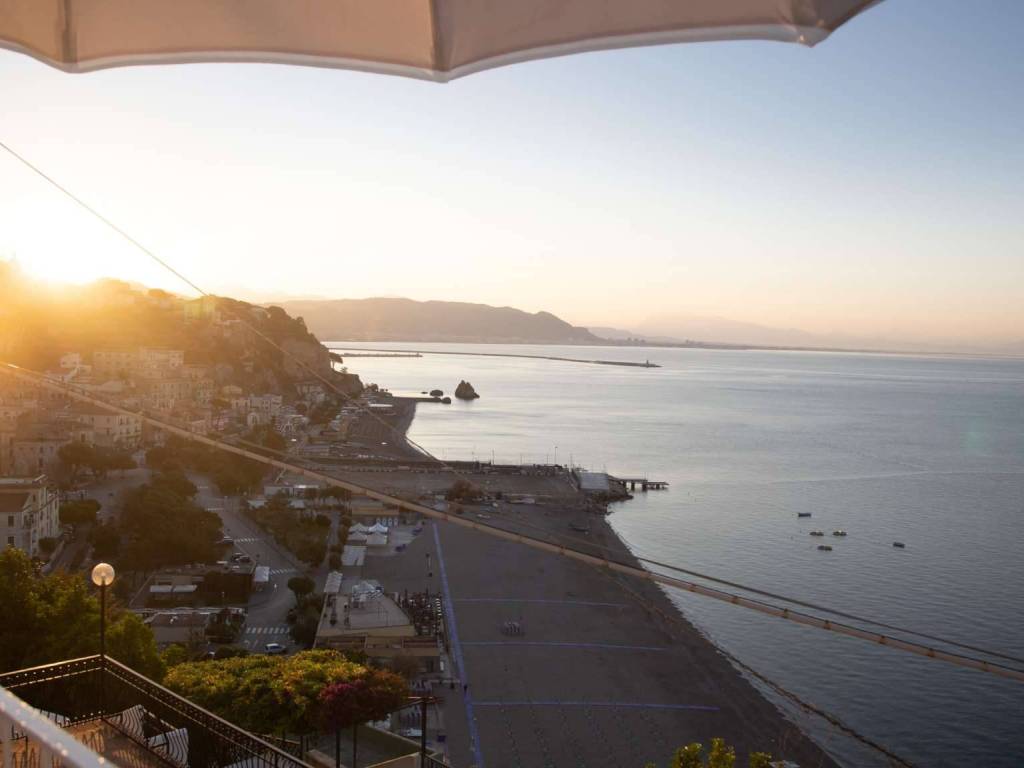 appartamento in vendita a Vietri sul Mare in zona Marina
