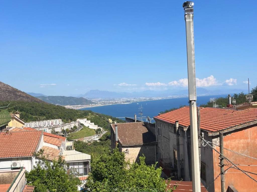 appartamento in vendita a Vietri sul Mare in zona Dragonea