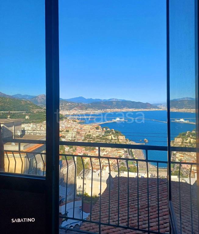 appartamento in vendita a Vietri sul Mare in zona Raito