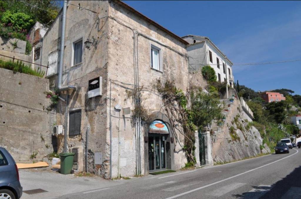 appartamento in vendita a Vietri sul Mare in zona Albori