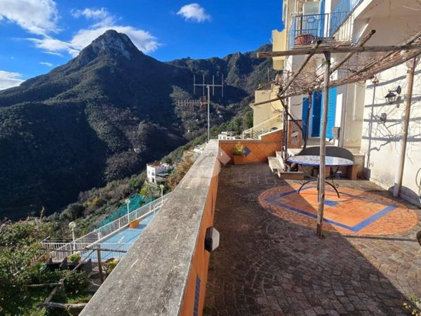 appartamento in vendita a Vietri sul Mare in zona Albori