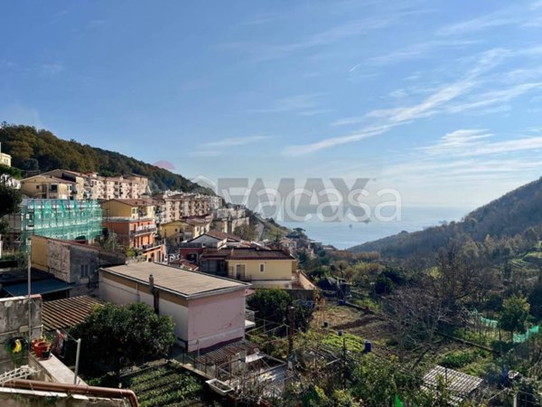 appartamento in vendita a Vietri sul Mare in zona Dragonea