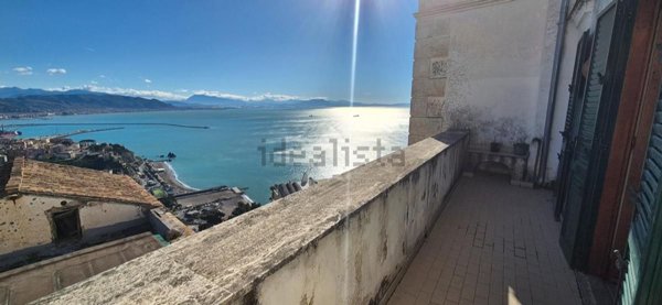 appartamento in vendita a Vietri sul Mare in zona Raito