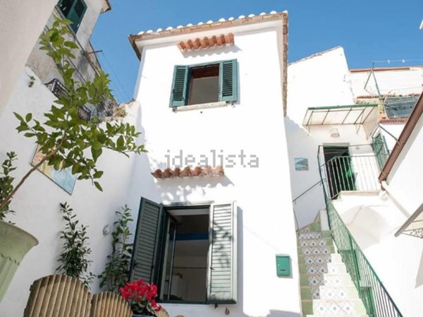 appartamento in vendita a Vietri sul Mare in zona Raito