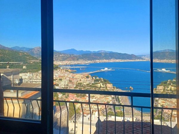 appartamento in vendita a Vietri sul Mare in zona Raito