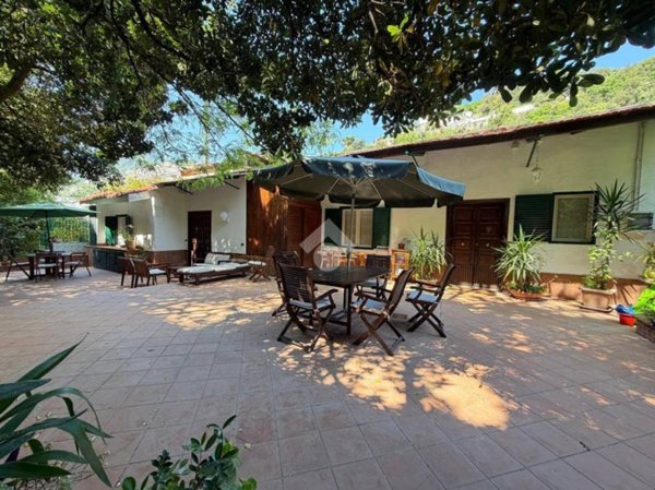 appartamento in vendita a Vietri sul Mare in zona Marina