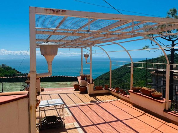 appartamento in vendita a Vietri sul Mare in zona Albori
