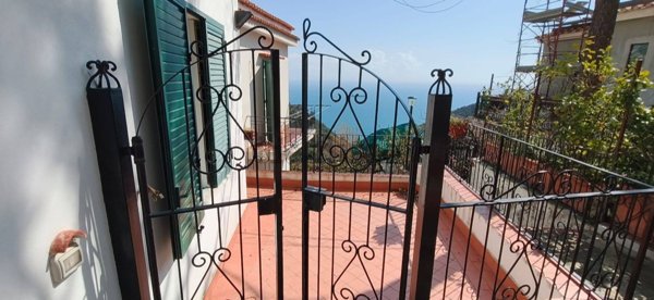 appartamento in vendita a Vietri sul Mare in zona Albori