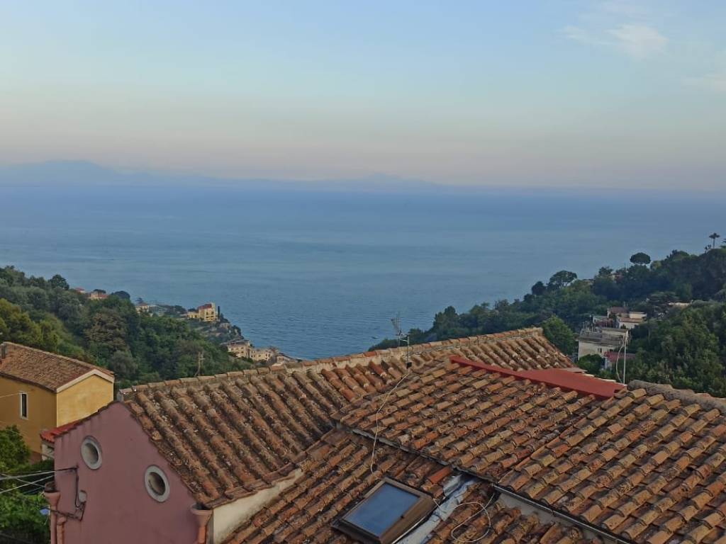 appartamento in vendita a Vietri sul Mare in zona Benincasa