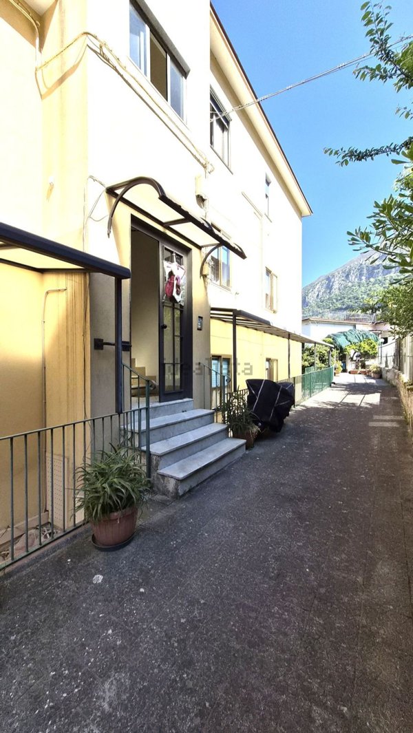 appartamento in vendita a Vietri sul Mare in zona Raito