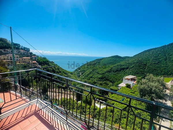 appartamento in vendita a Vietri sul Mare in zona Dragonea
