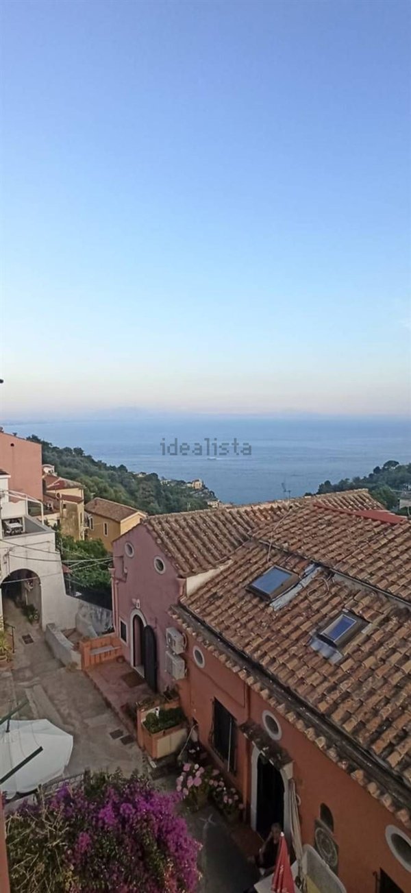 appartamento in vendita a Vietri sul Mare in zona Benincasa