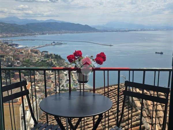 appartamento in vendita a Vietri sul Mare in zona Raito