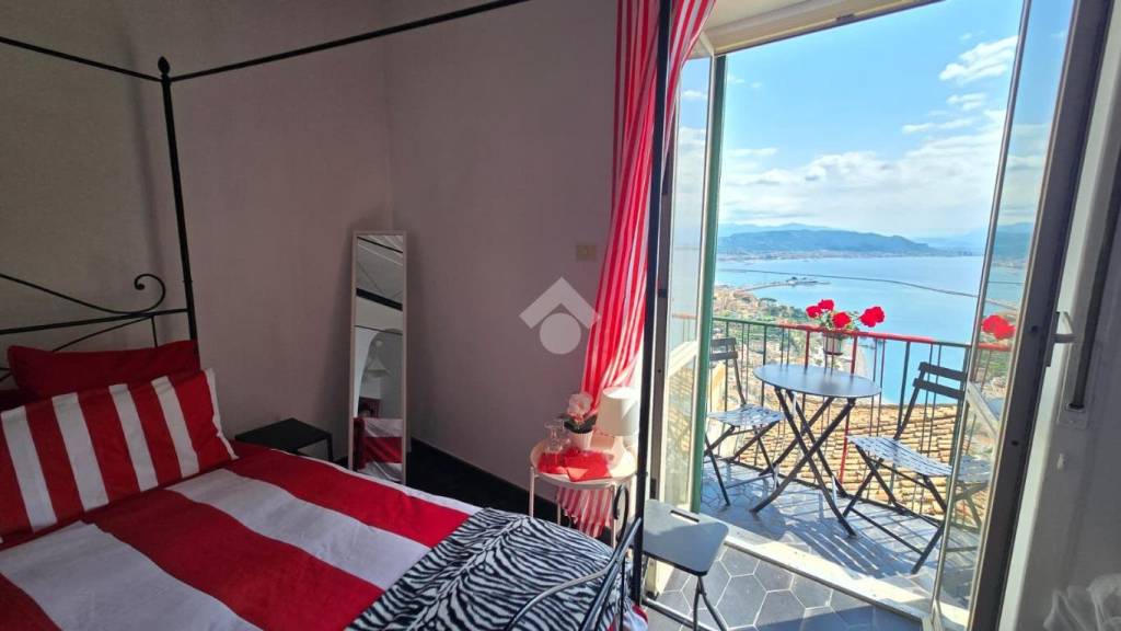 appartamento in vendita a Vietri sul Mare in zona Raito