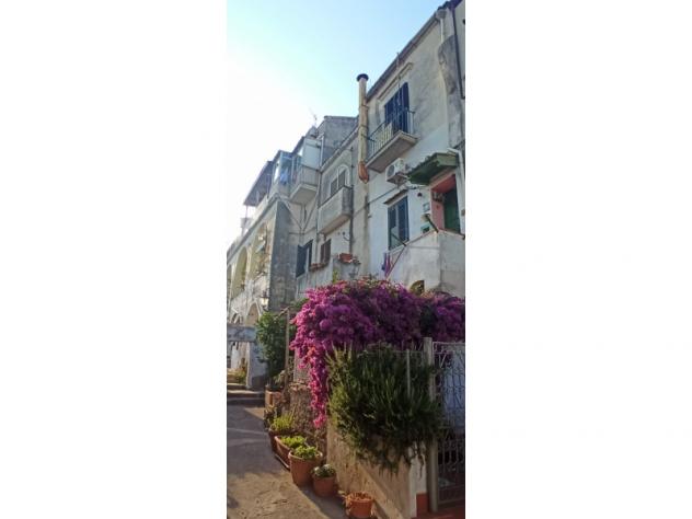 appartamento in vendita a Vietri sul Mare in zona Benincasa