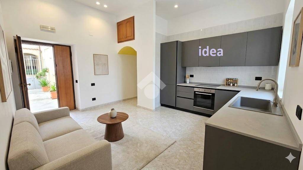 appartamento in vendita a Vietri sul Mare in zona Raito