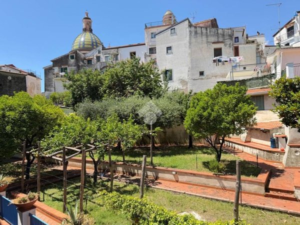 appartamento in vendita a Vietri sul Mare in zona Marina
