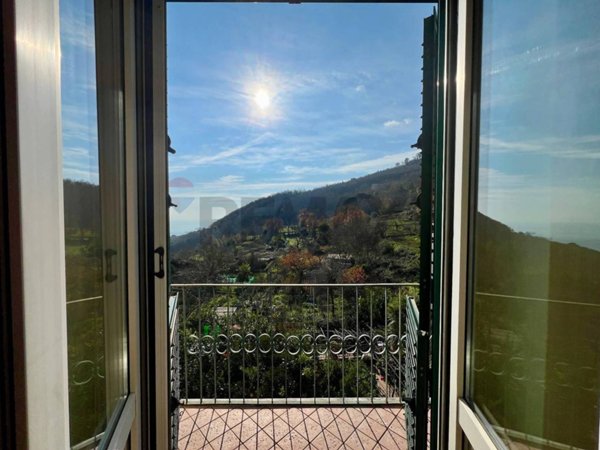 appartamento in vendita a Vietri sul Mare in zona Dragonea