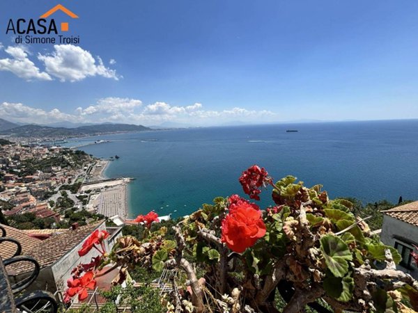appartamento in vendita a Vietri sul Mare in zona Raito