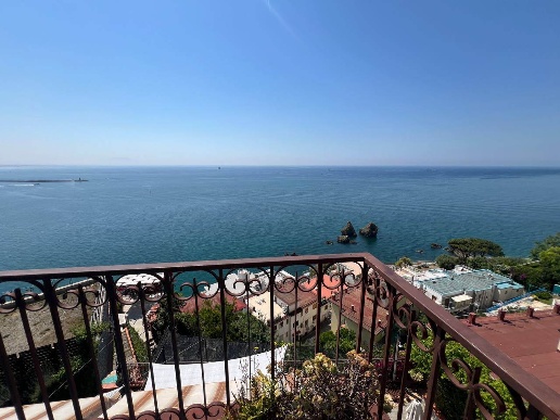 appartamento in vendita a Vietri sul Mare in zona Marina