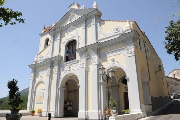 appartamento in vendita a Vietri sul Mare in zona Benincasa