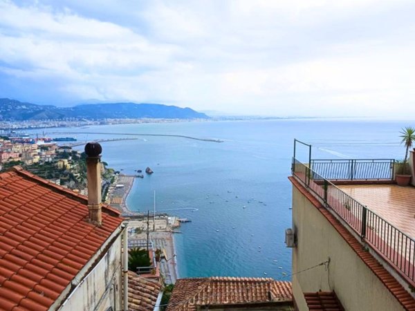 appartamento in vendita a Vietri sul Mare in zona Raito