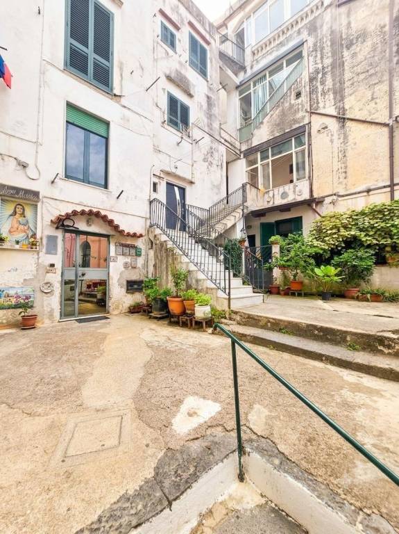 appartamento in vendita a Vietri sul Mare in zona Marina