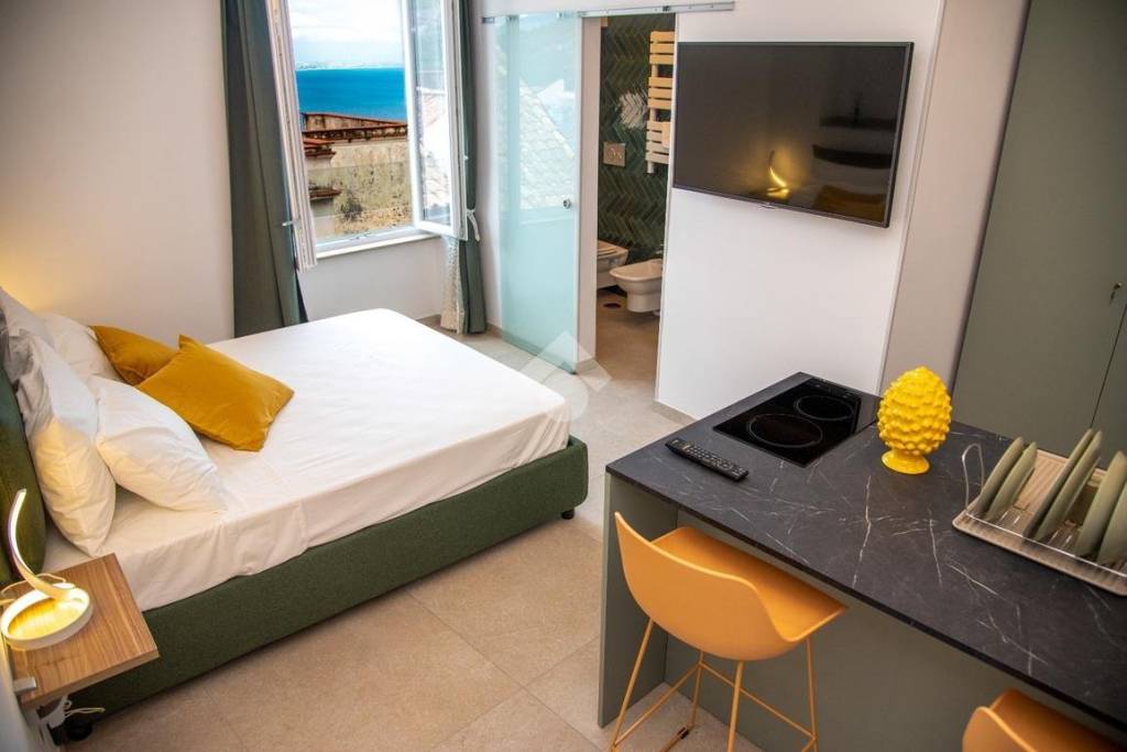 appartamento in vendita a Vietri sul Mare in zona Raito